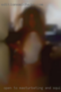Open to meet cpl  if lady masturbating and squirt is bi.
